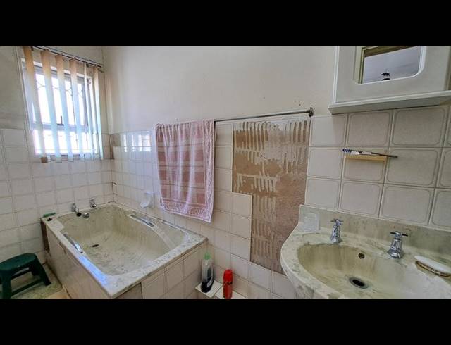 3 BEDROOM DUPLEX FOR SALE IN OVERPORT